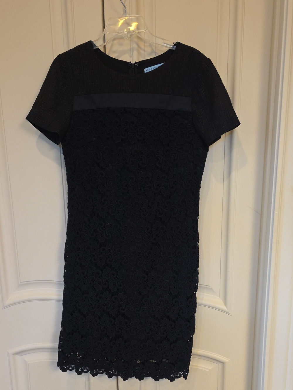 ANTONIO MELANI Black Lace Short-Sleeve Sheath Dress
